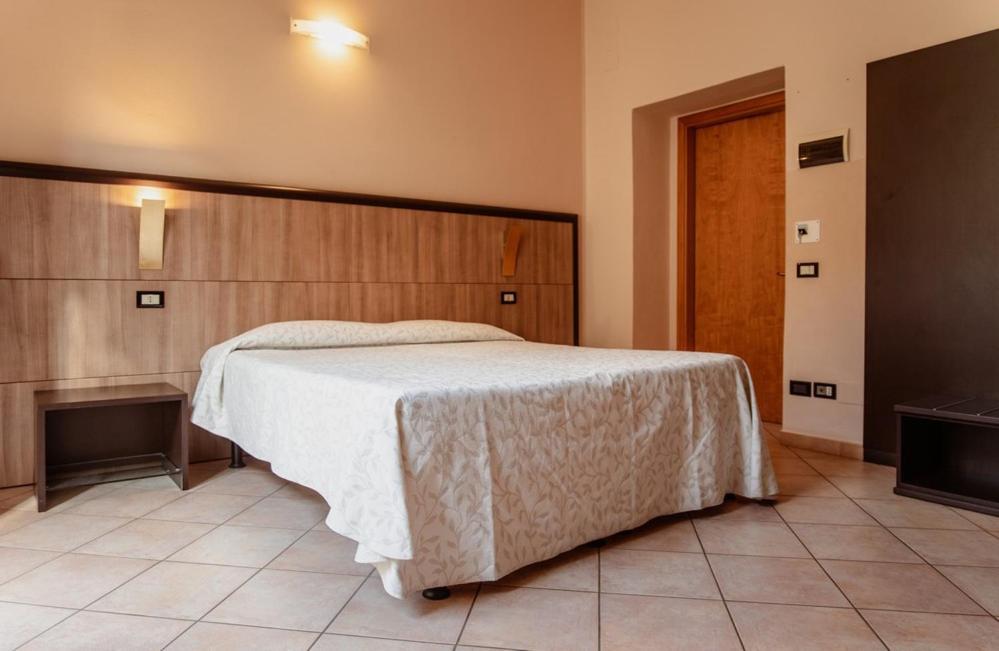 Hotel Rossi Manciano Eksteriør bilde