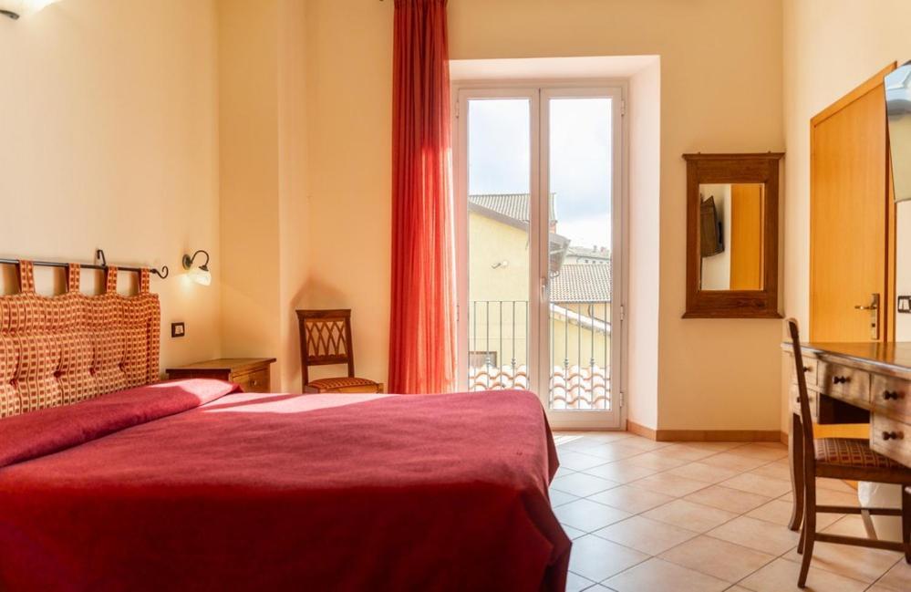 Hotel Rossi Manciano Eksteriør bilde
