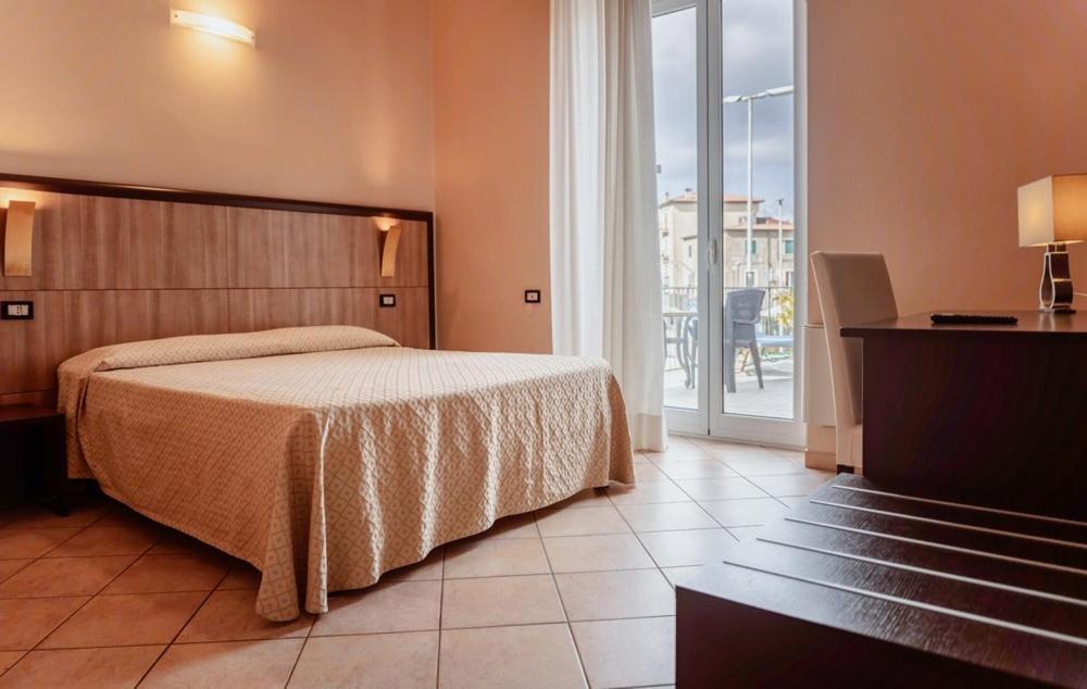 Hotel Rossi Manciano Eksteriør bilde