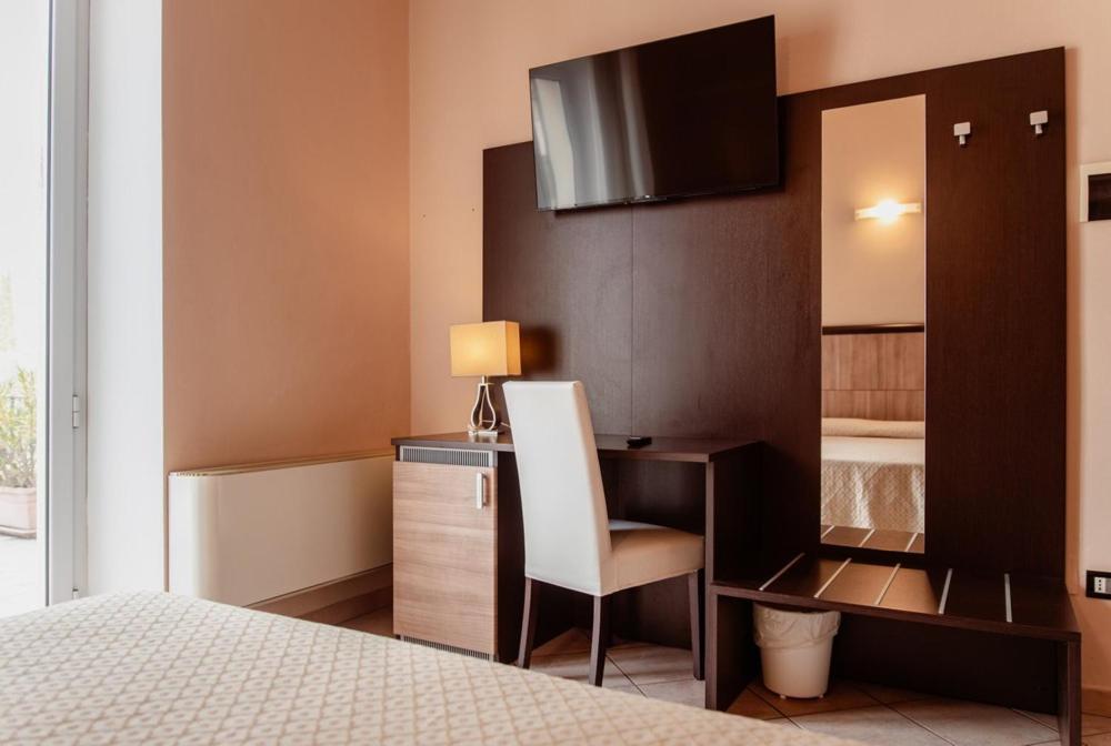 Hotel Rossi Manciano Eksteriør bilde
