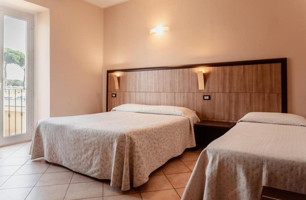 Hotel Rossi Manciano Eksteriør bilde