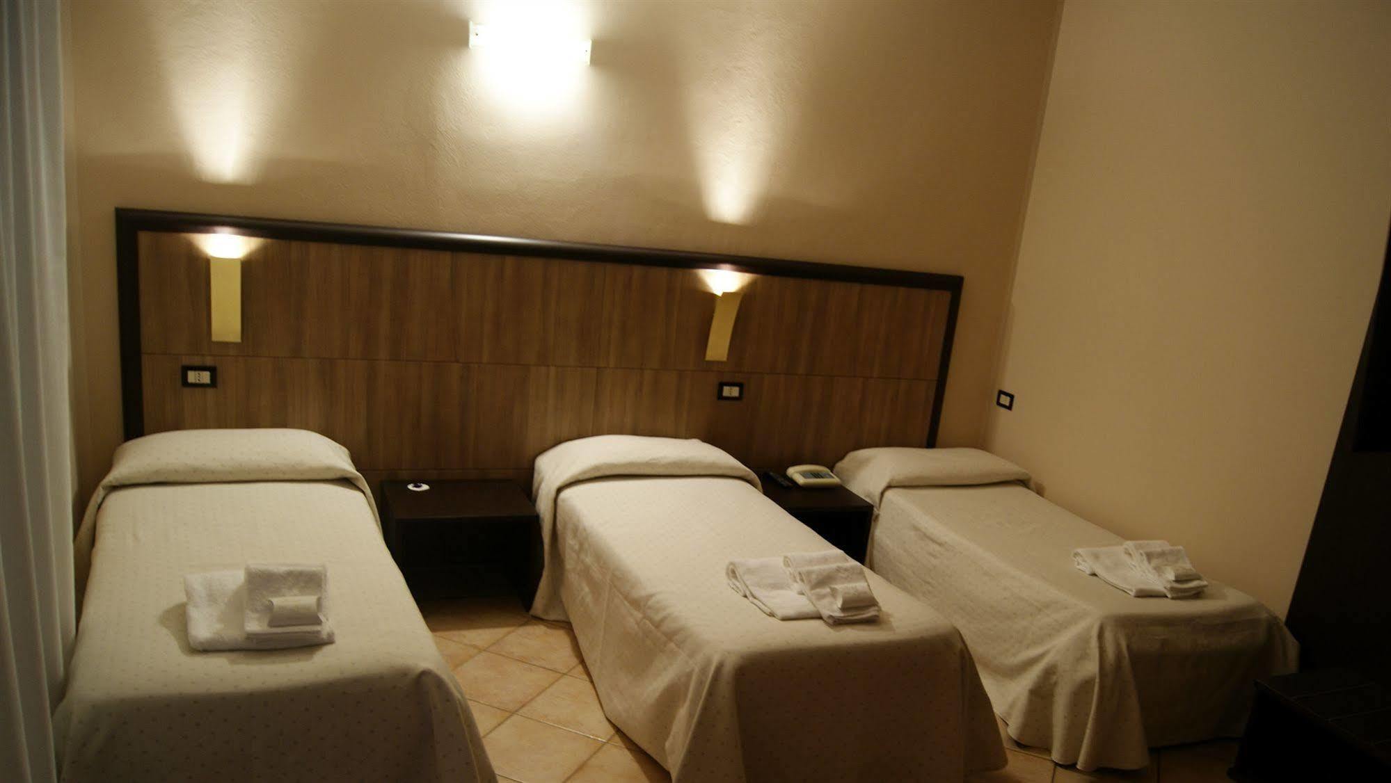 Hotel Rossi Manciano Eksteriør bilde